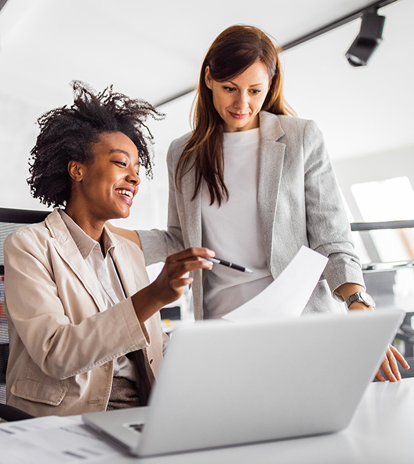 Two-people-working-together